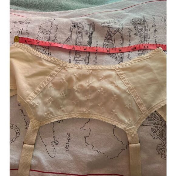 Vintage 1950s Garter Belt Pin Up Style - Picture 9 of 9